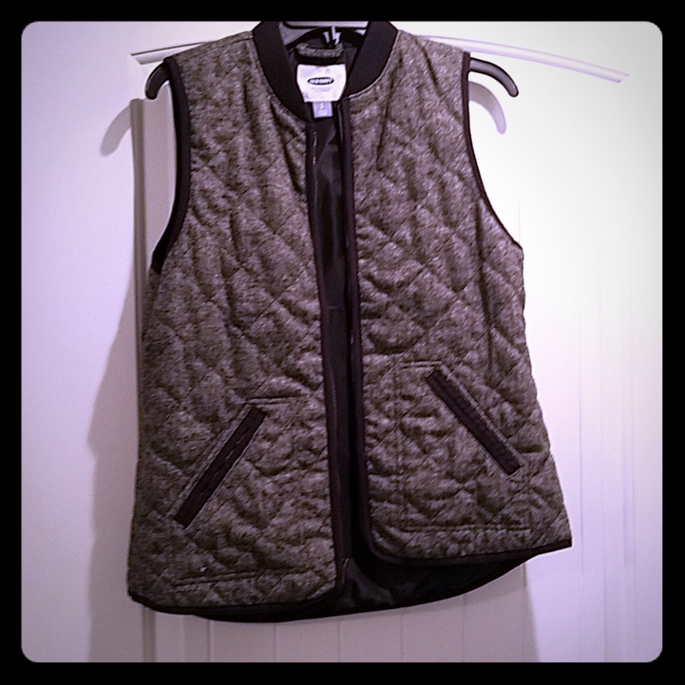 Herring bone printed vest